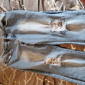 Straight leg uwj ripped jeans